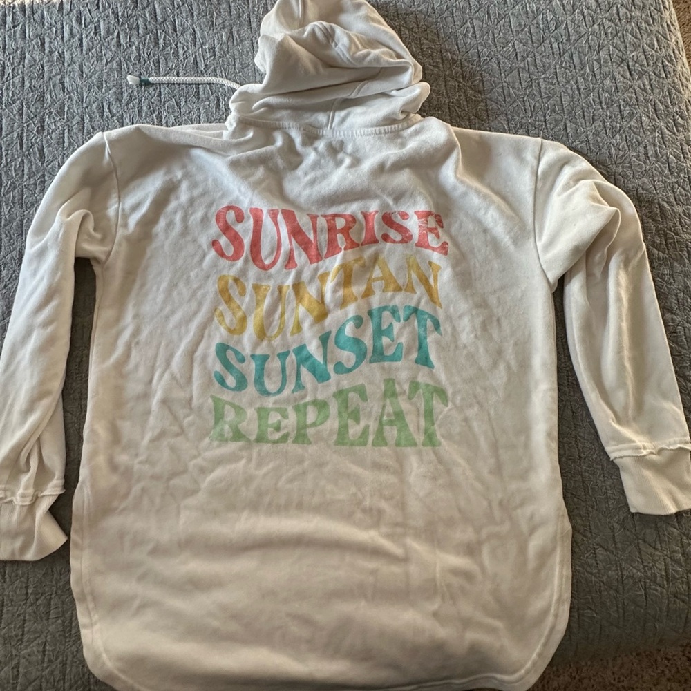 Maurice’s Lightweight Hooded Swestshirt